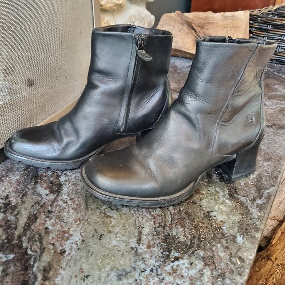Timberland Shoes - Timberland Leather Booties Style 62317 Size 9.5M